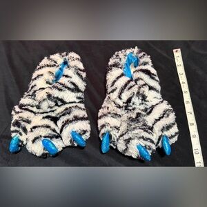 SZ 2-3 Adorably Soft House Shoes So Comfortable with Style & Fun No holes/Flaws!